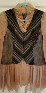Blouse with vest style
